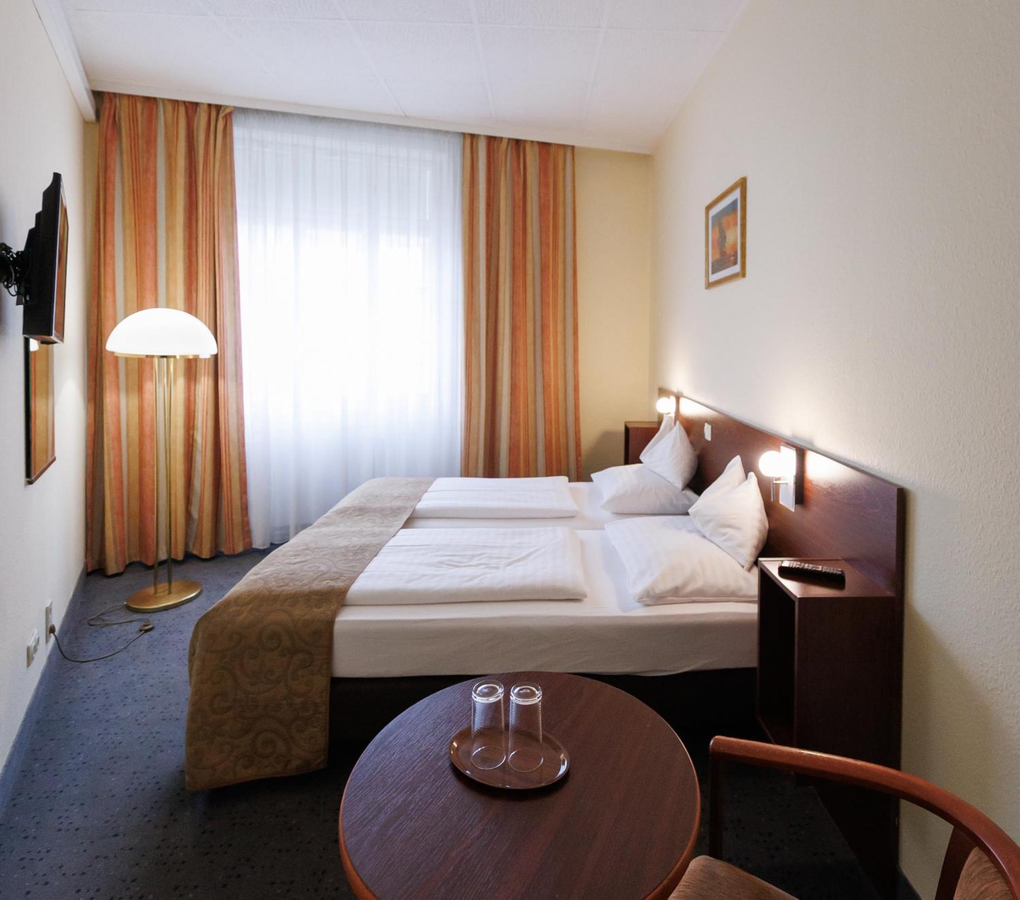 Hotel pensión Continental Viena Exterior foto