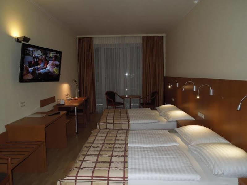 Hotel pensión Continental Viena Exterior foto